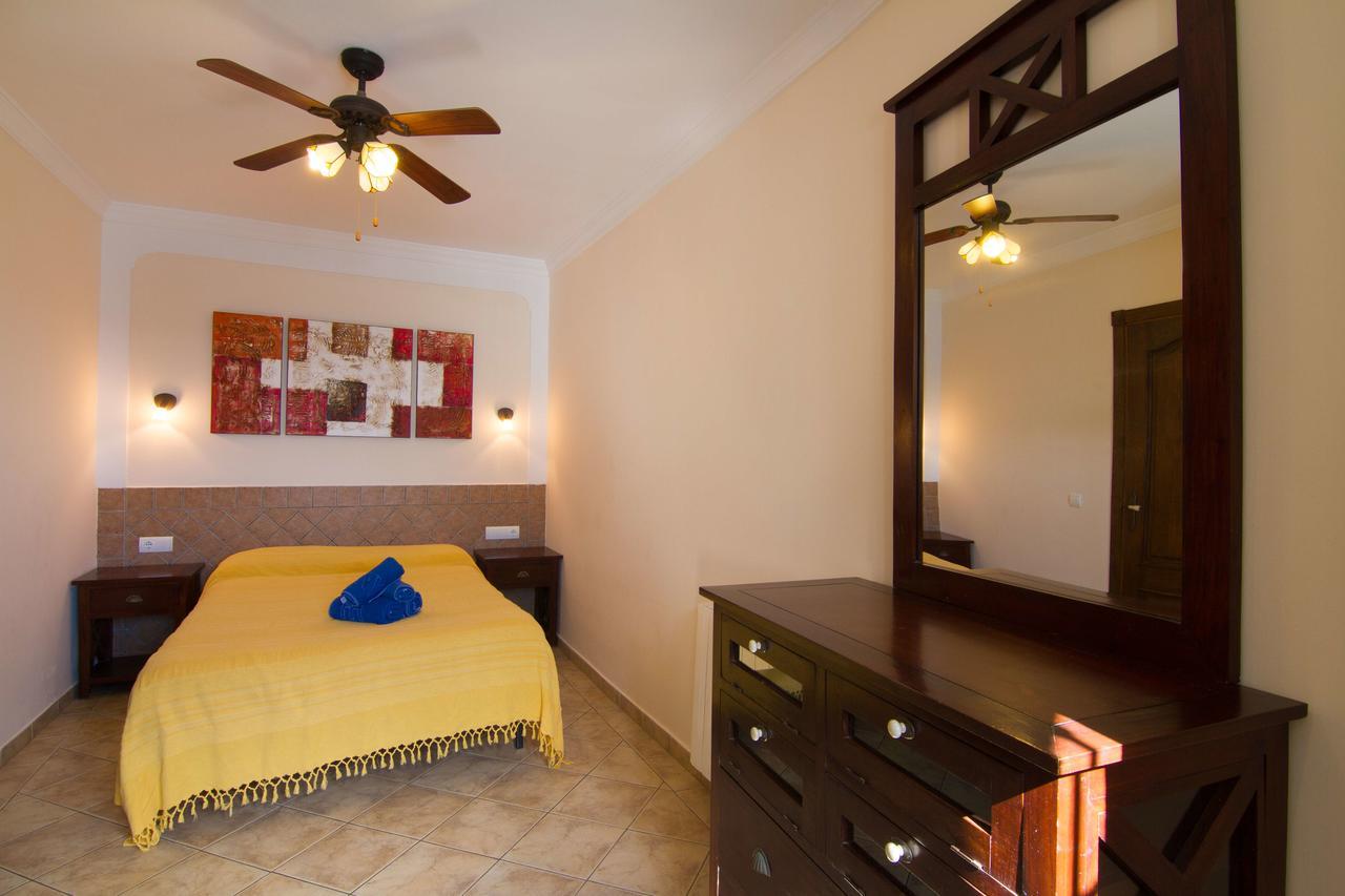 Carabeo 72 Menyber Apartment Нерха Екстериор снимка