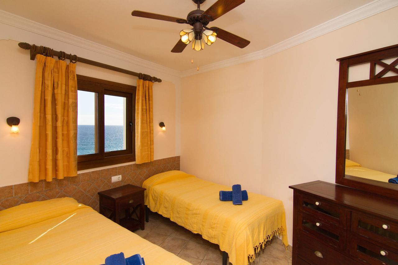 Carabeo 72 Menyber Apartment Нерха Екстериор снимка